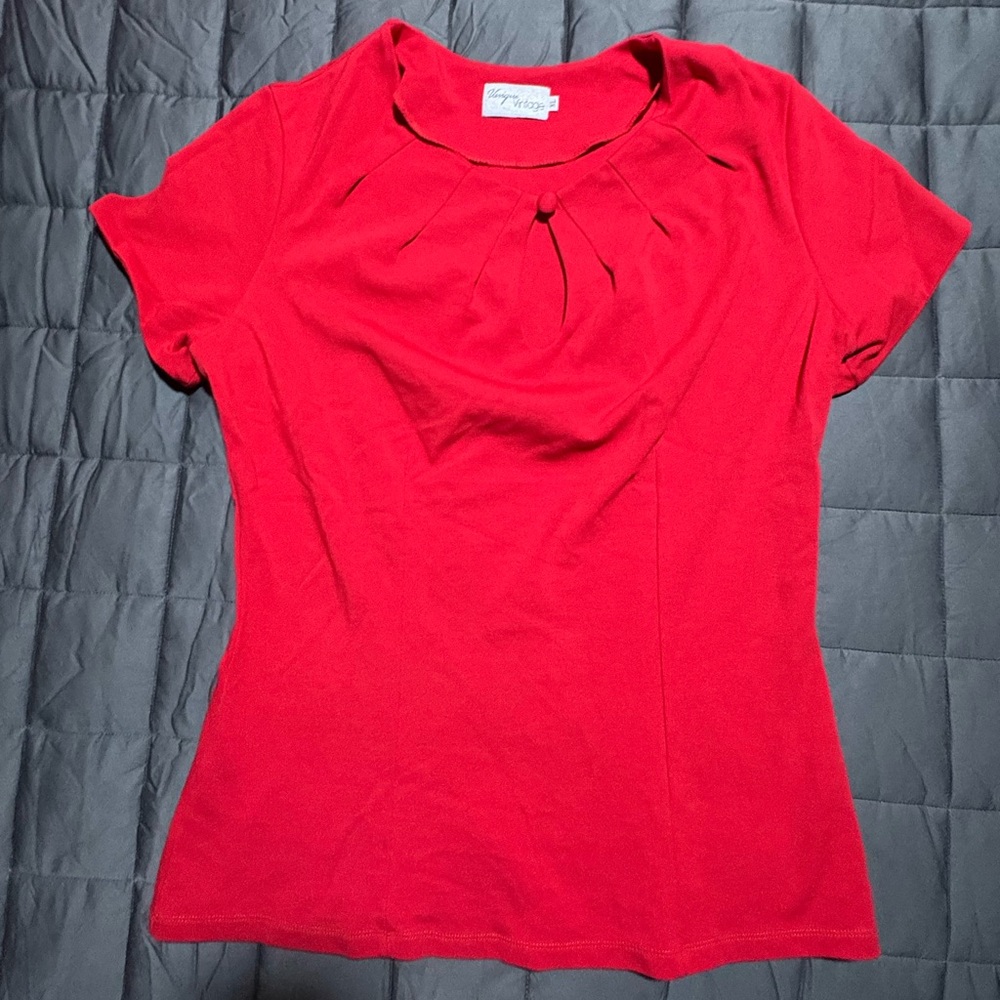 Unique Vintage Red Short-Sleeve Pleated Neck Tee